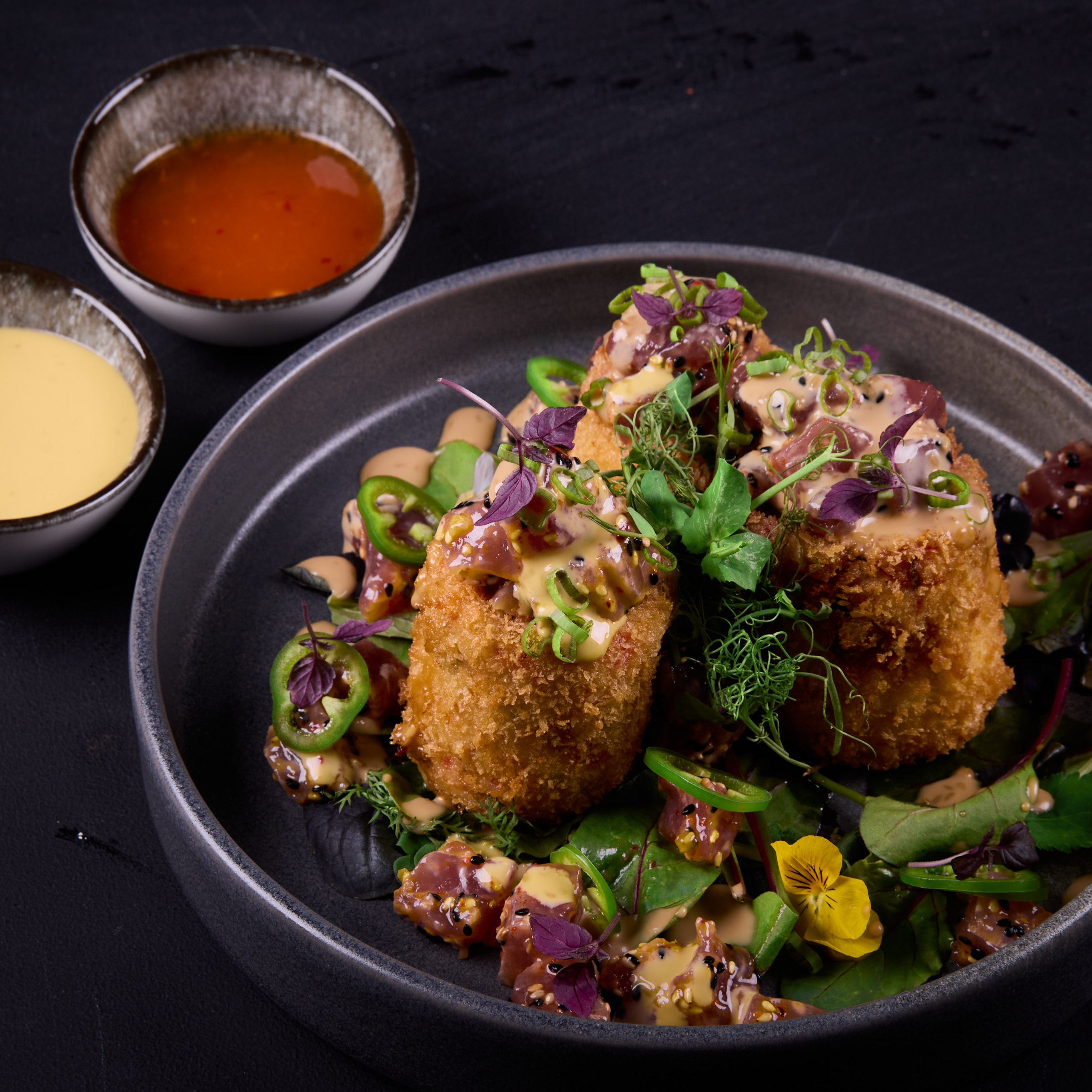 Ahi Shots mit Surimi, Thunfisch und Asia Knoblauch Sauce